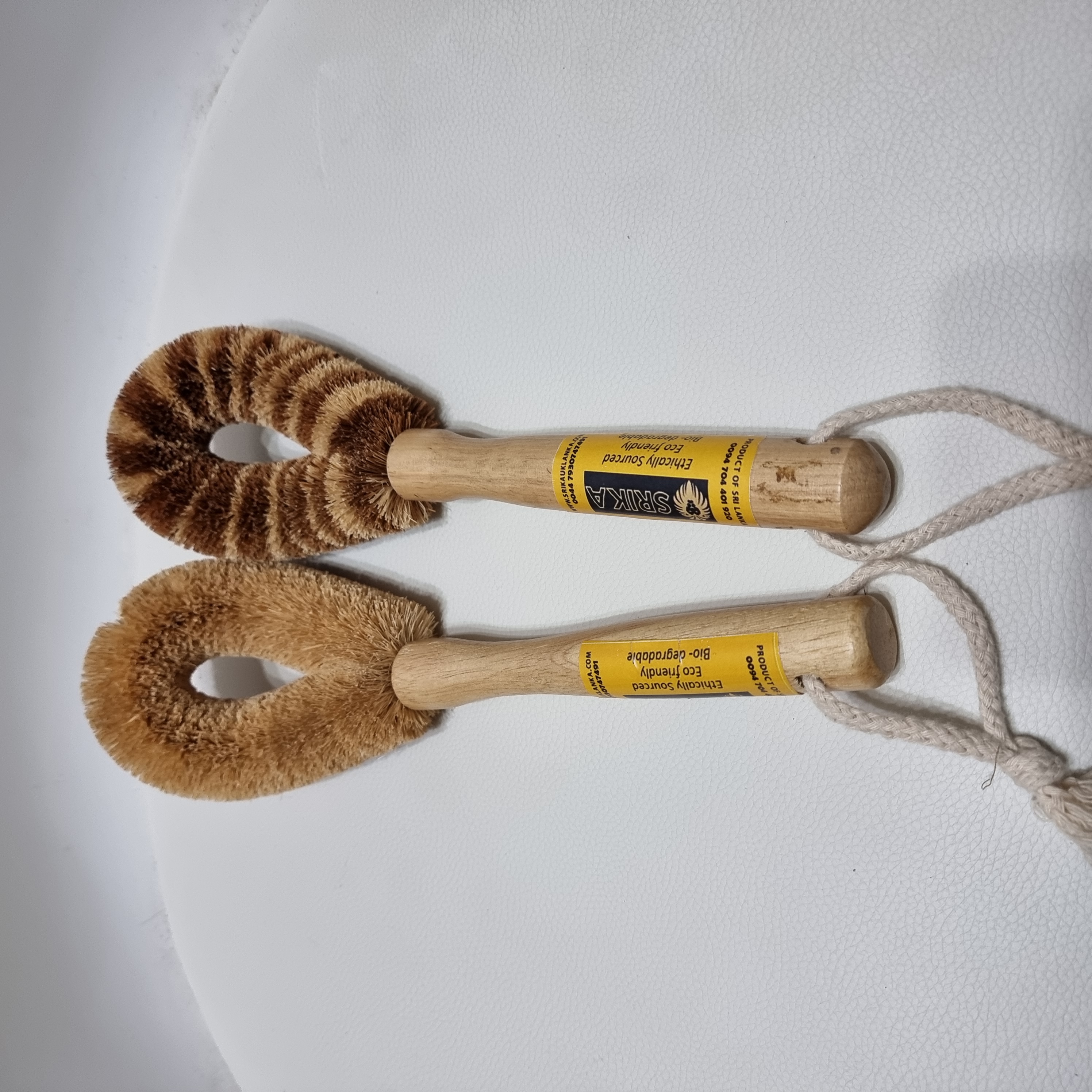 Coir Bathroom Brush - Long Handle (x 1)