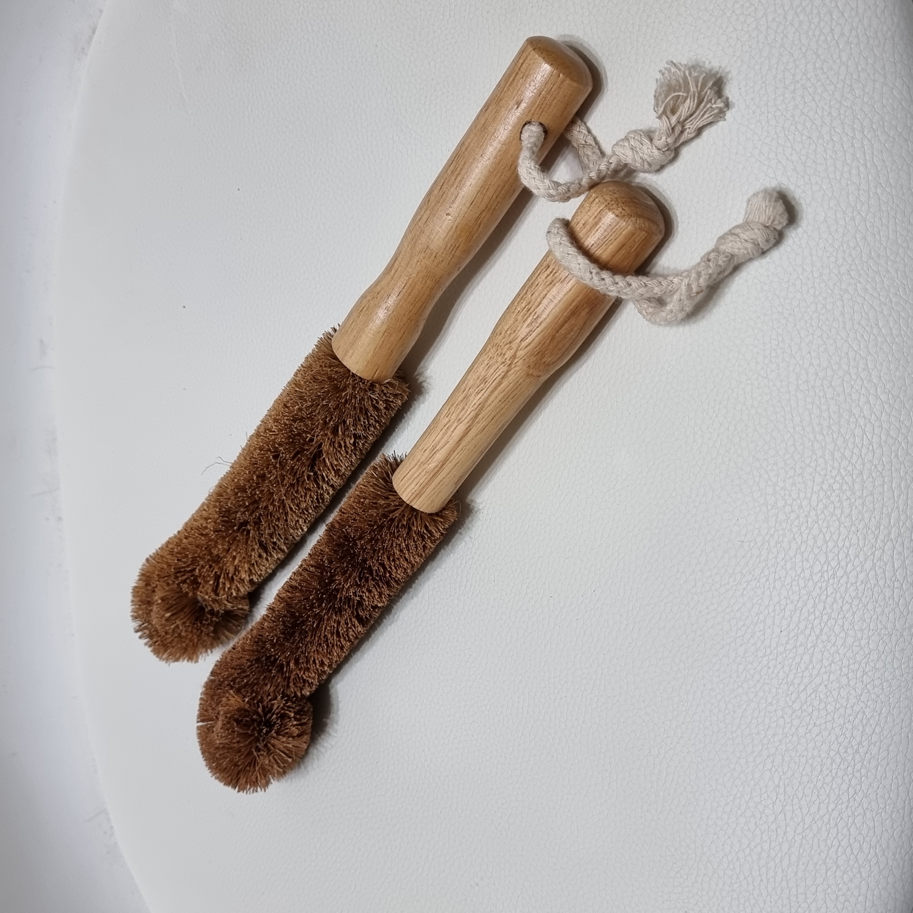 Coir Bottle Brush Short Handle (x 1)